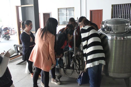 膠體磨培訓(xùn)現(xiàn)場(chǎng)圖