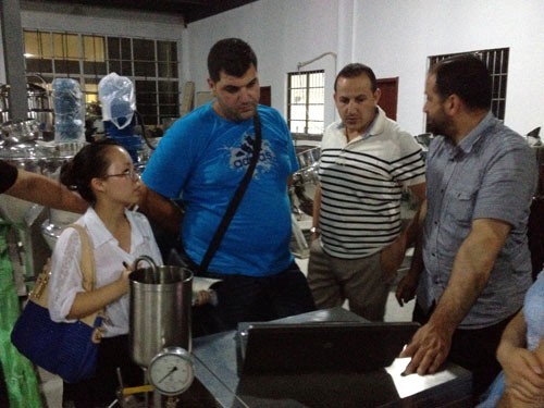 阿爾及利亞奶酪鍋客戶(hù)工廠(chǎng)考察1