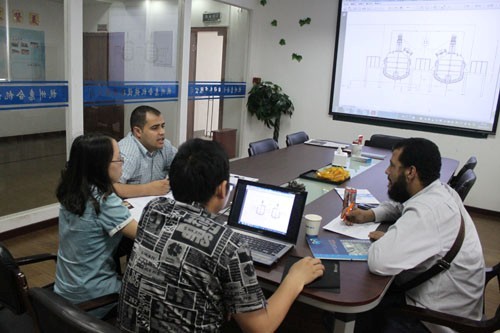 也門番茄醬生產(chǎn)線客戶與惠合工程師洽談現(xiàn)場(chǎng)1